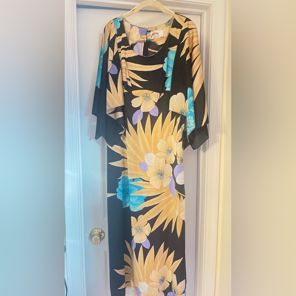 EUC Vintage Floral Print Maxi Hawaiian Kimono style Dress